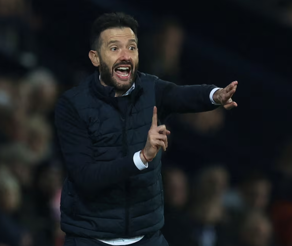 Struggling Valencia hire Corberan after dismissing Baraja