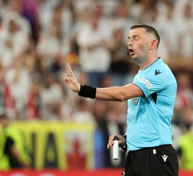Michael Oliver Handed Real Madrid Clash as UEFA Confirms Champions League Refs for Wednesday Night