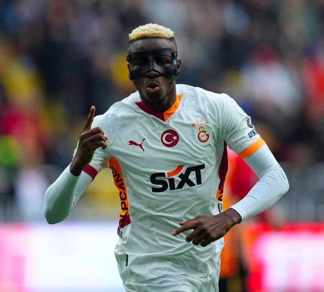 Osimhen: “My 2021 facial injury still affects how I eat”