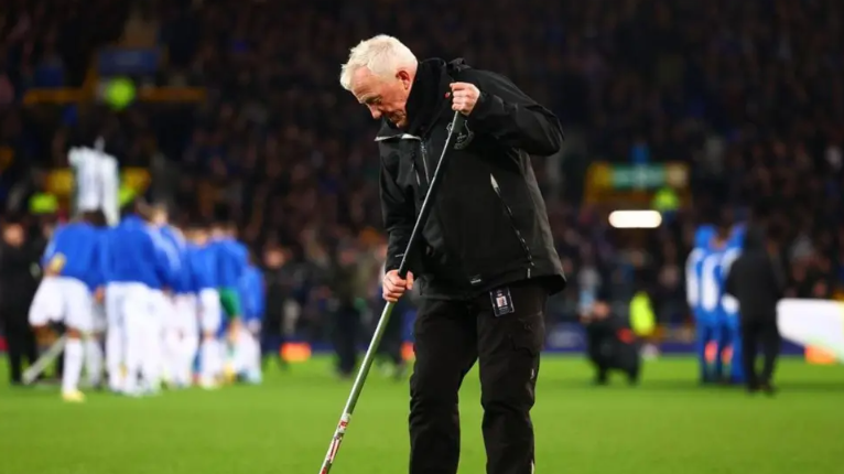 'It felt more like a hobby than a job' Everton's legendary head groundsman retires after 38 years