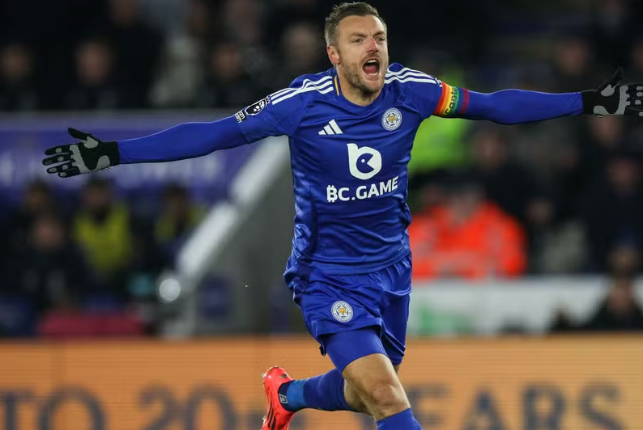 Ruud van Nistelrooy Starts Leicester Reign with a Convincing Victory Over West Ham