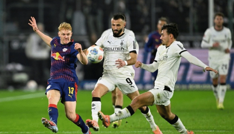 Second-placed Leipzig held as Gladbach halt their charge