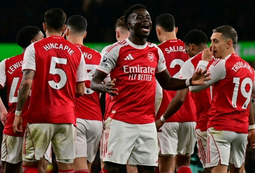 Arsenal Scrape Past Wolves Via Two Own Goals to Stay Top in Nervy Emirates Slog
