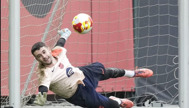 Spain Coach Plays Down Joan Garcia Hype as Goalkeeper Battle Heats Up Before World Cup
