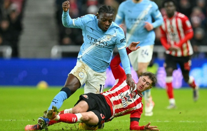 Man City's title hopes hit rocks in grim Sunderland stalemate as Arsenal pull clear