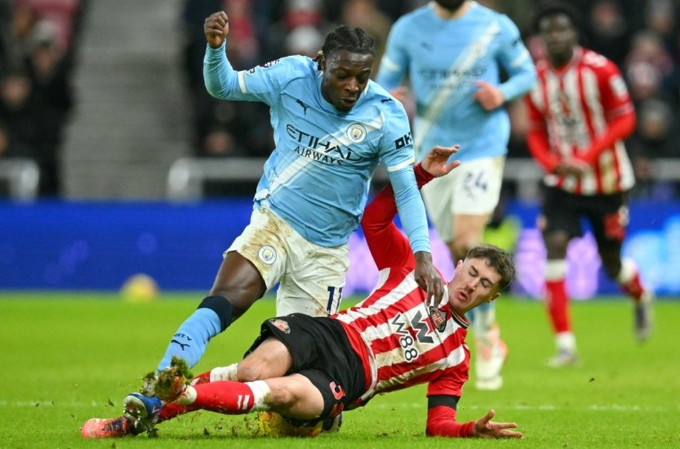 Man City's title hopes hit rocks in grim Sunderland stalemate as Arsenal pull clear