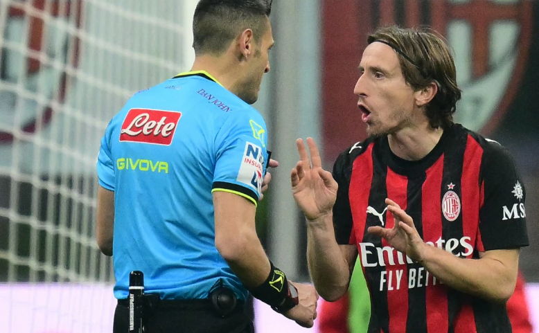 Milan Escape San Siro Disaster as Genoa's Stanciu Blasts Late Penalty Over the Bar in Dramatic Draw