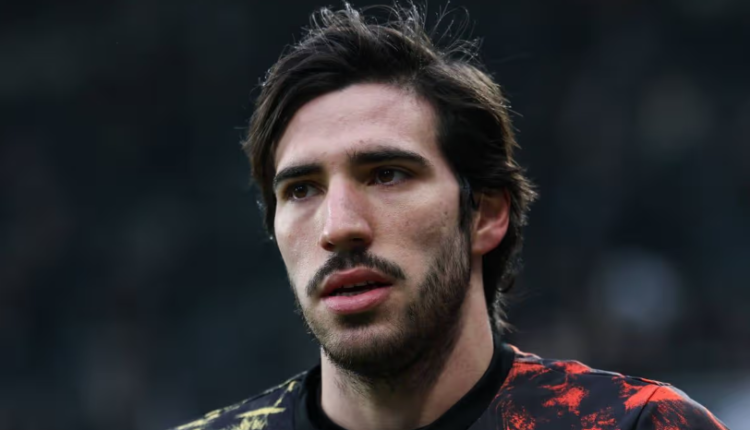 Deadline Day Dud as Arsenal Miss Out on Midfielder, Settle for Academy Duo