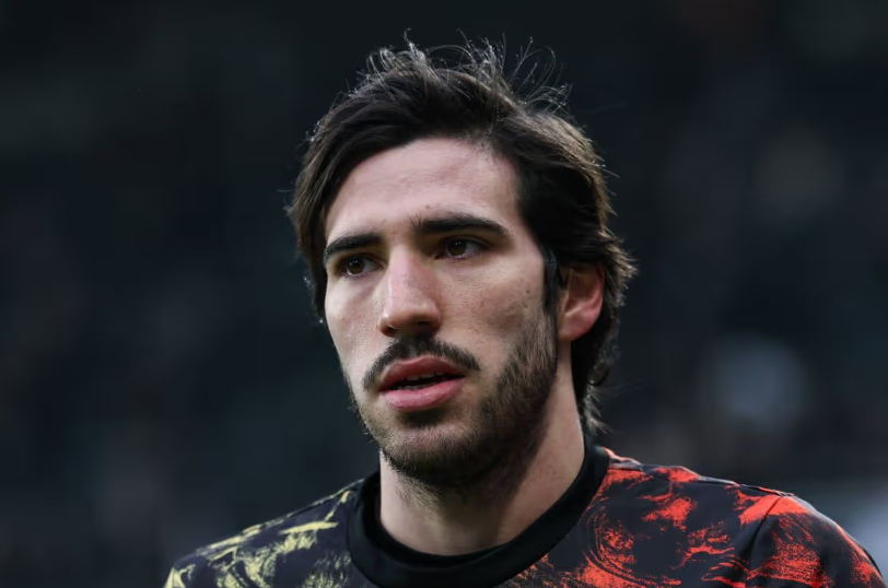 Deadline Day Dud as Arsenal Miss Out on Midfielder, Settle for Academy Duo