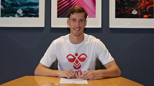 BLUES CIRCLE! Chelsea accelerate 'concrete' £50m swoop for Sunderland star Roefs