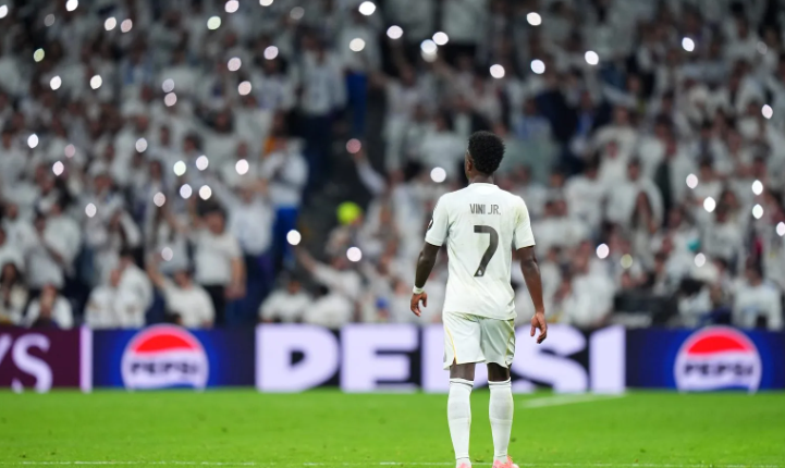 ‘Far From Neymar & Ronaldo!’ Brazilian Legend Gives Brutally Honest Verdict on Vinicius