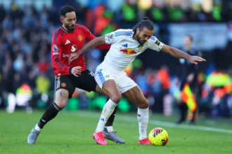 ‘We Can’t Make Mistakes!’ Leeds Title Hero Dorigo Lays Down Law Ahead of Old Trafford Showdown