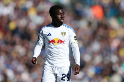 Freiburg push for Gnonto but Leeds transfer proves difficult. Italian stuck in limbo