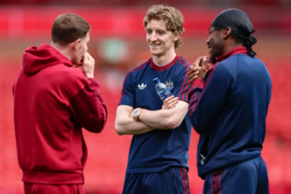 Gordon 'poker table' heats up as Bayern, Chelsea circle, Newcastle's FFP nightmare opens door