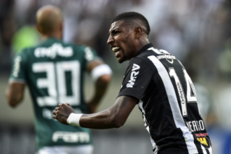 Aston Villa advance talks to sign Emerson Royal from Flamengo