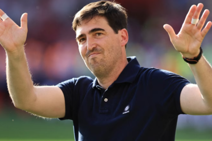 'Incredible' Dyche emerges as Palace plan B as Iraola closes in on Liverpool move